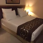 One 4* قيصرية